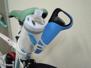 サドル後ろボトルケージ