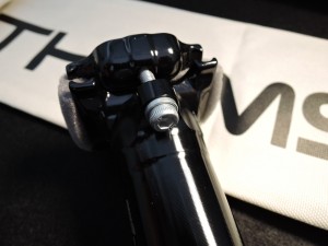 トムソン シートポスト クランプ