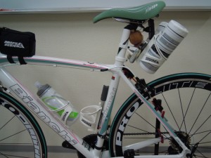 ドリンクボトル1本・ツールボトル2本