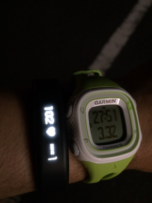 Garmin「vivosmartJ」と「ForeAthlete10J」を同時に使用した時の写真