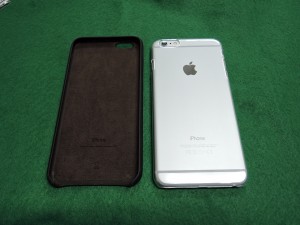 iPhone 6 Plus と純正ケース