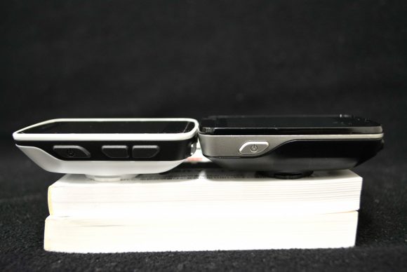 Garmin「Edge820J」と「Edge520J」の本体の厚みの比較