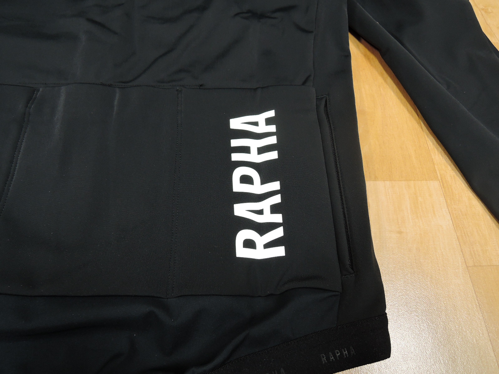 Rapha】PRO TEAM 「Training Jacket」のレビュー